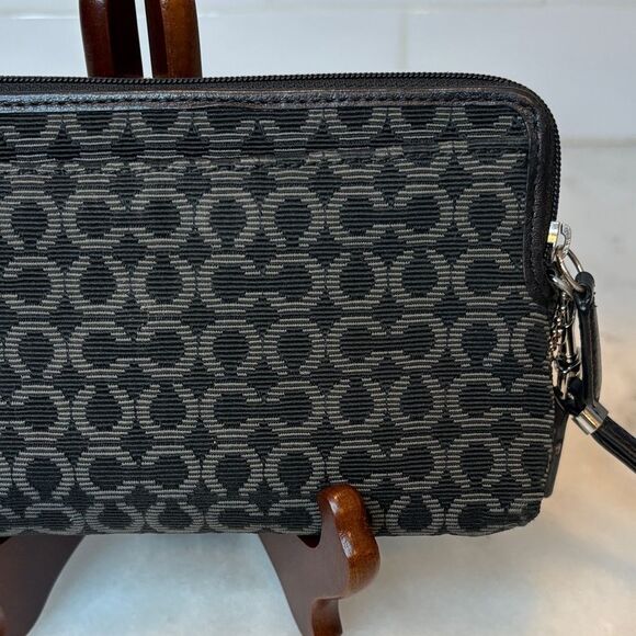 COACH Madison Needlepoint Signature Op Art Double Zip Wristlet Wallet 50392 - Picture 6 of 15